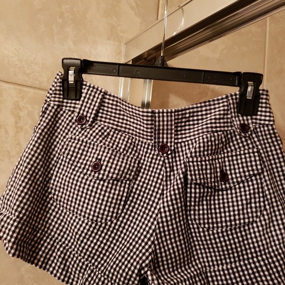 Short Shorts - Picture 2 of 3